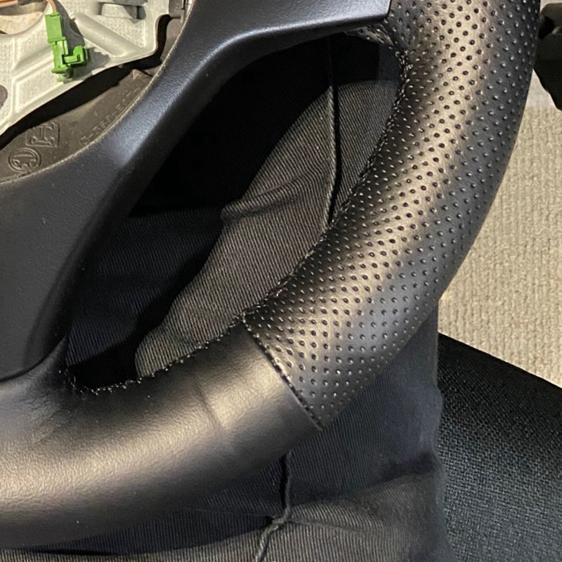 Juste de tresse de volant de v - Car Steering Wheel Cover Anti Slip Breathable avis et prix