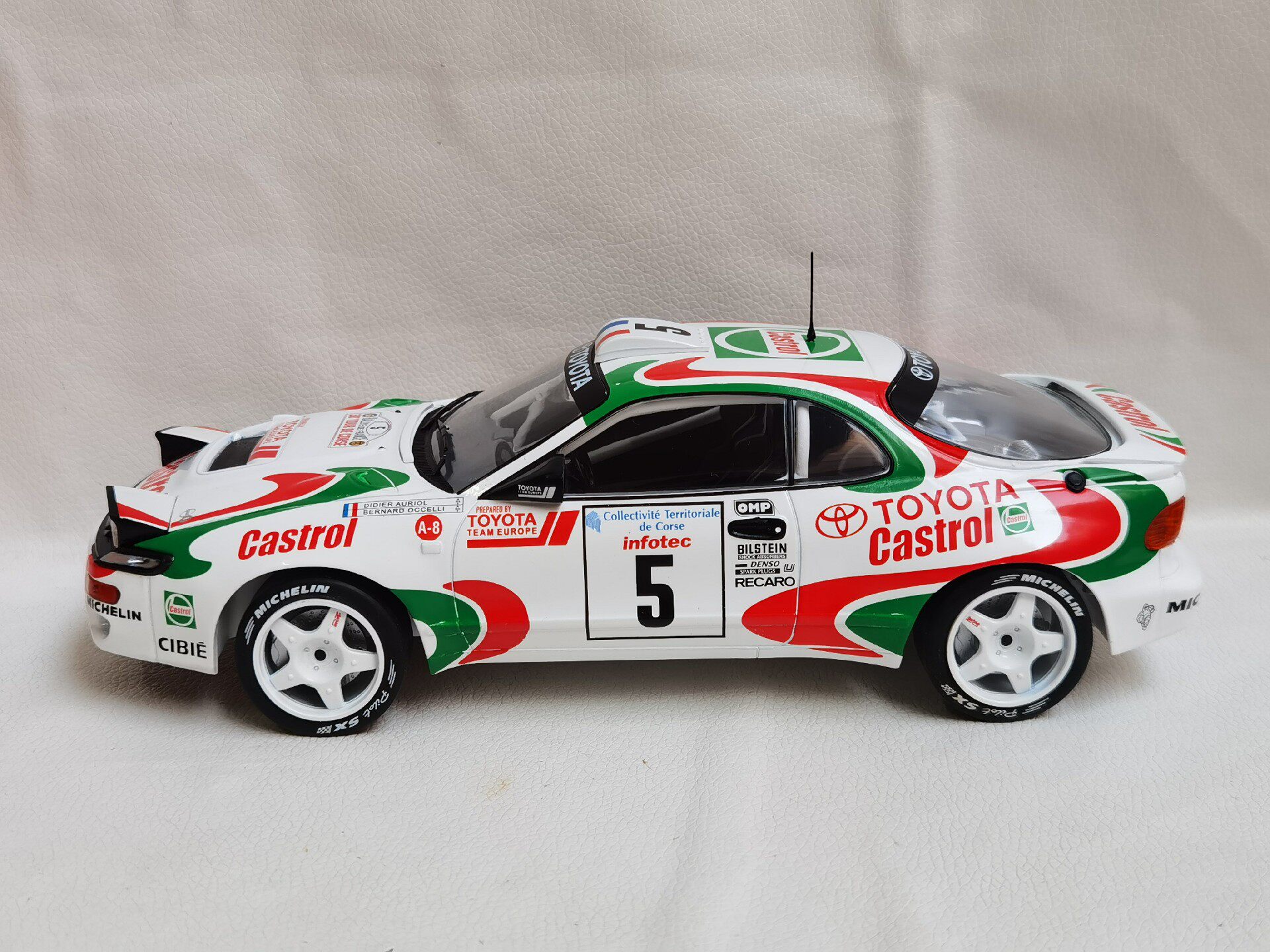 Modèle miniature IXO à l'échel - Car Care avis et prix
