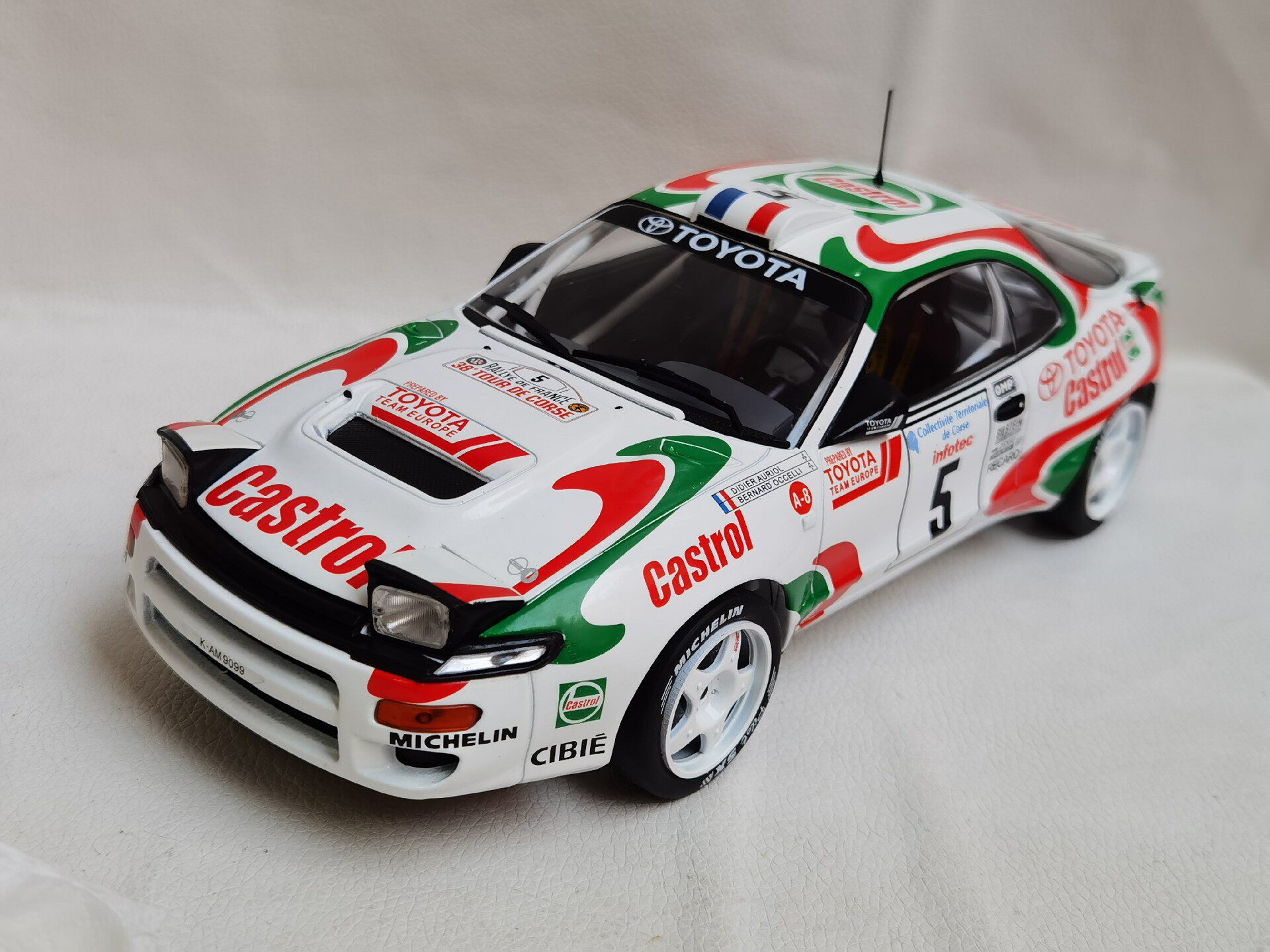 Modèle miniature IXO à l'échel - Car Care avis et prix